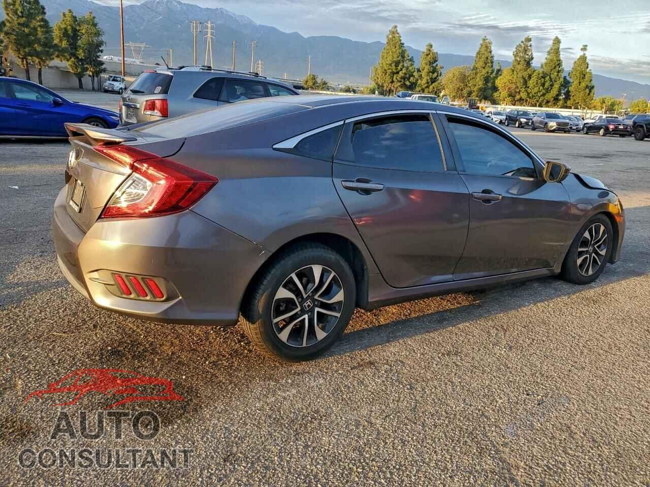 HONDA CIVIC 2017 - 2HGFC2F51HH558349