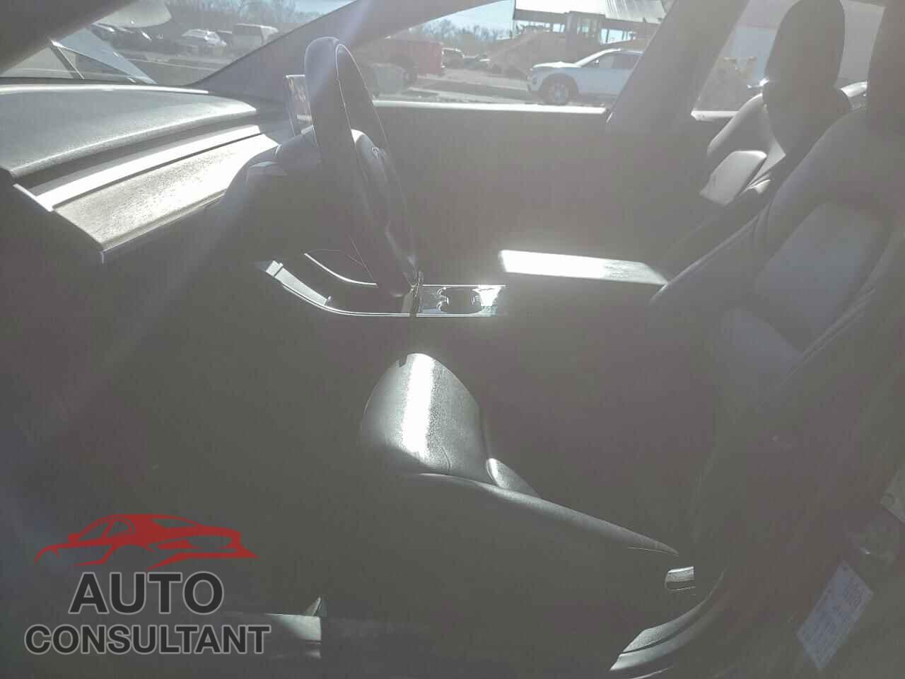 TESLA MODEL 3 2018 - 5YJ3E1EB5JF182747