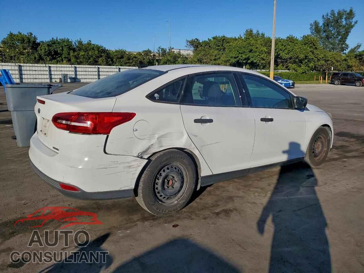 FORD FOCUS 2016 - 1FADP3E24GL367927