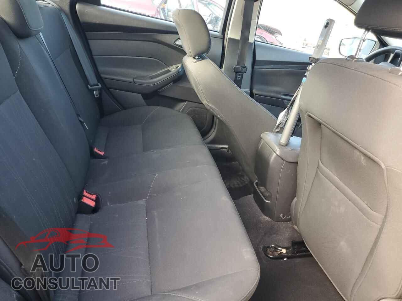 FORD FOCUS 2016 - 1FADP3F27GL398135