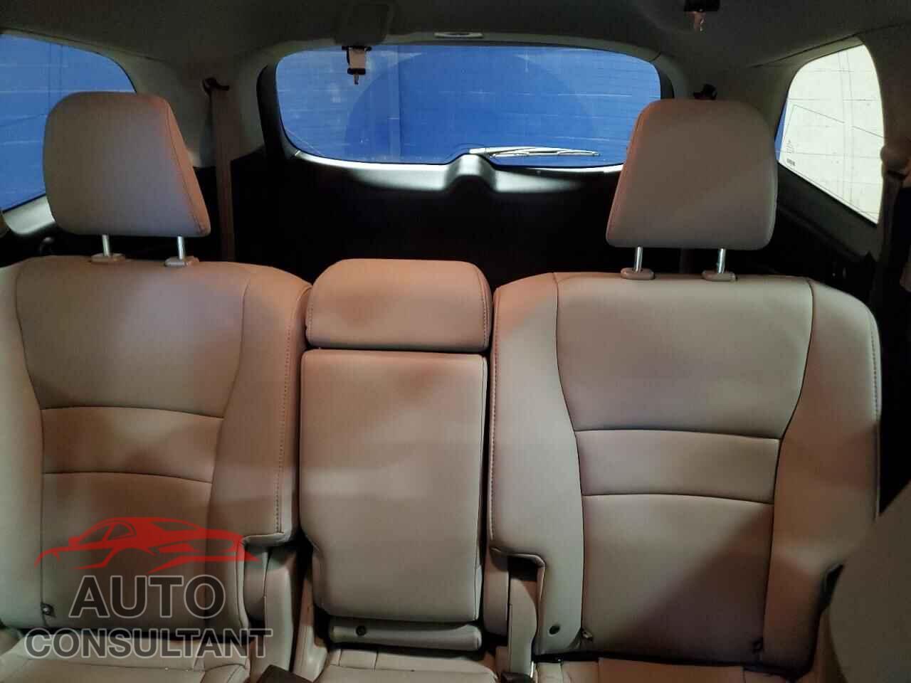 HONDA PILOT 2017 - 5FNYF6H72HB014193