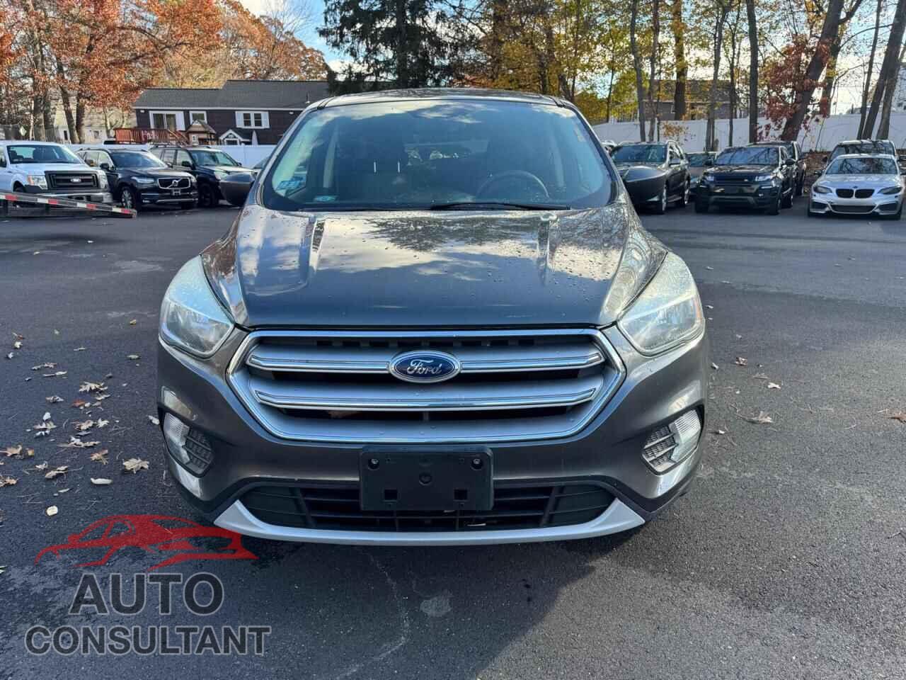 FORD ESCAPE 2017 - 1FMCU9GD0HUD02497