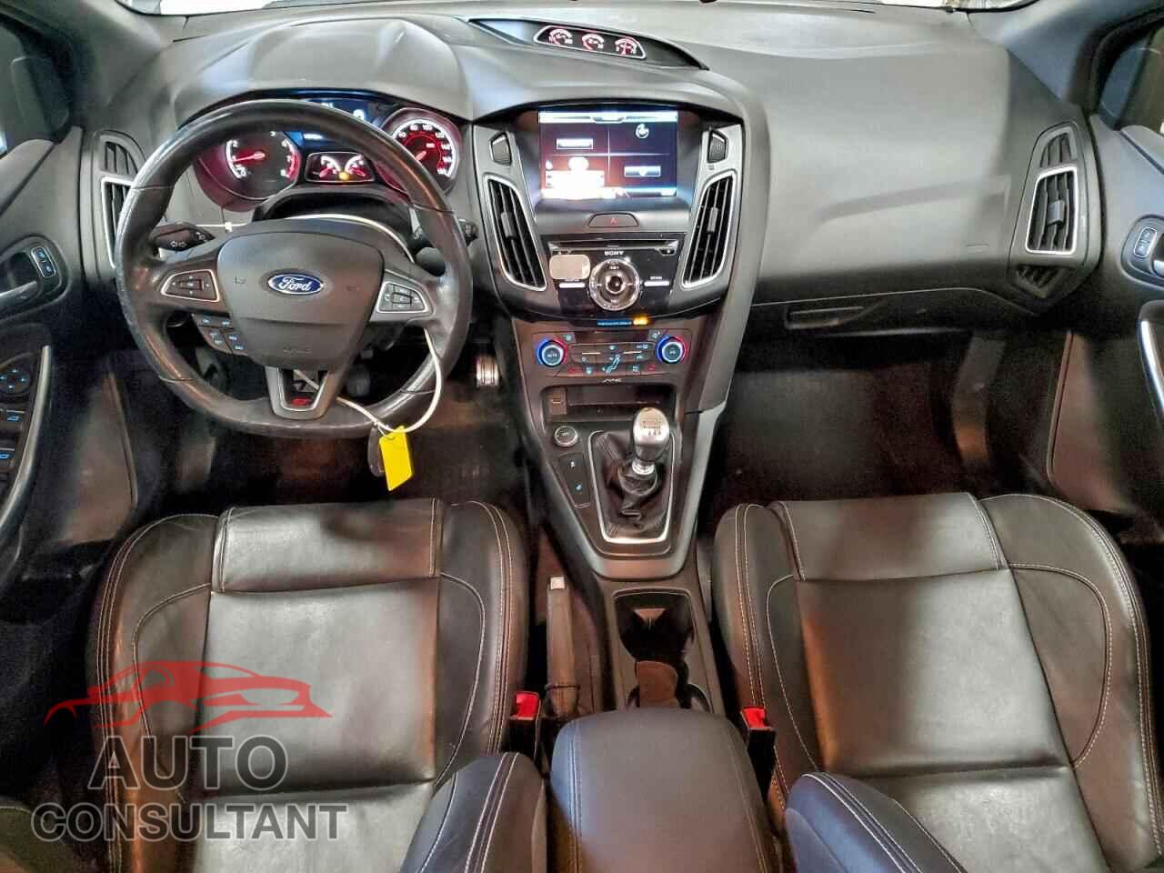 FORD FOCUS 2015 - 1FADP3L90FL246472