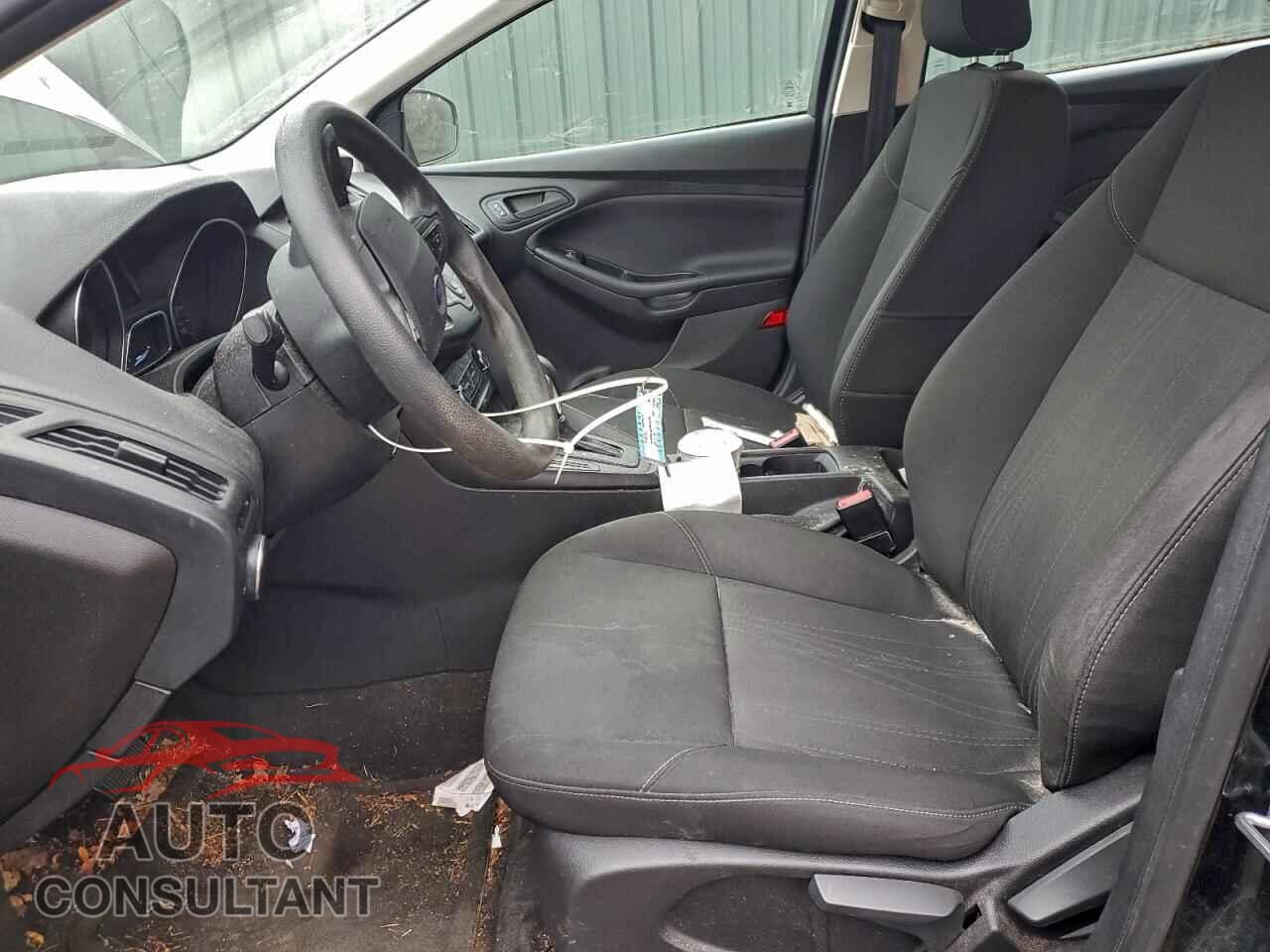 FORD FOCUS 2018 - 1FADP3E20JL202075