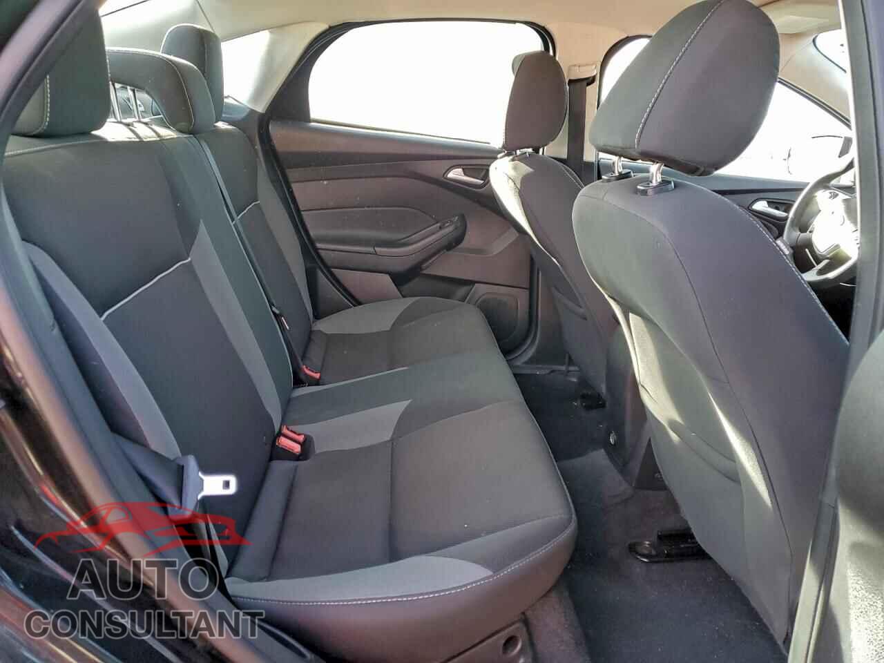FORD FOCUS 2014 - 1FADP3F23EL392104
