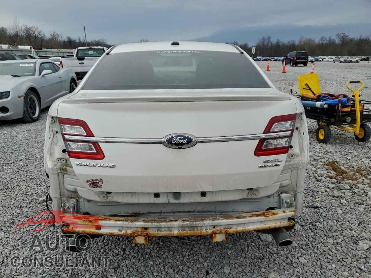FORD TAURUS 2015 - 1FAHP2E80FG159017