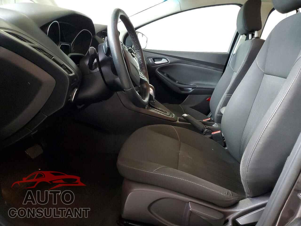 FORD FOCUS 2016 - 1FADP3F2XGL258418