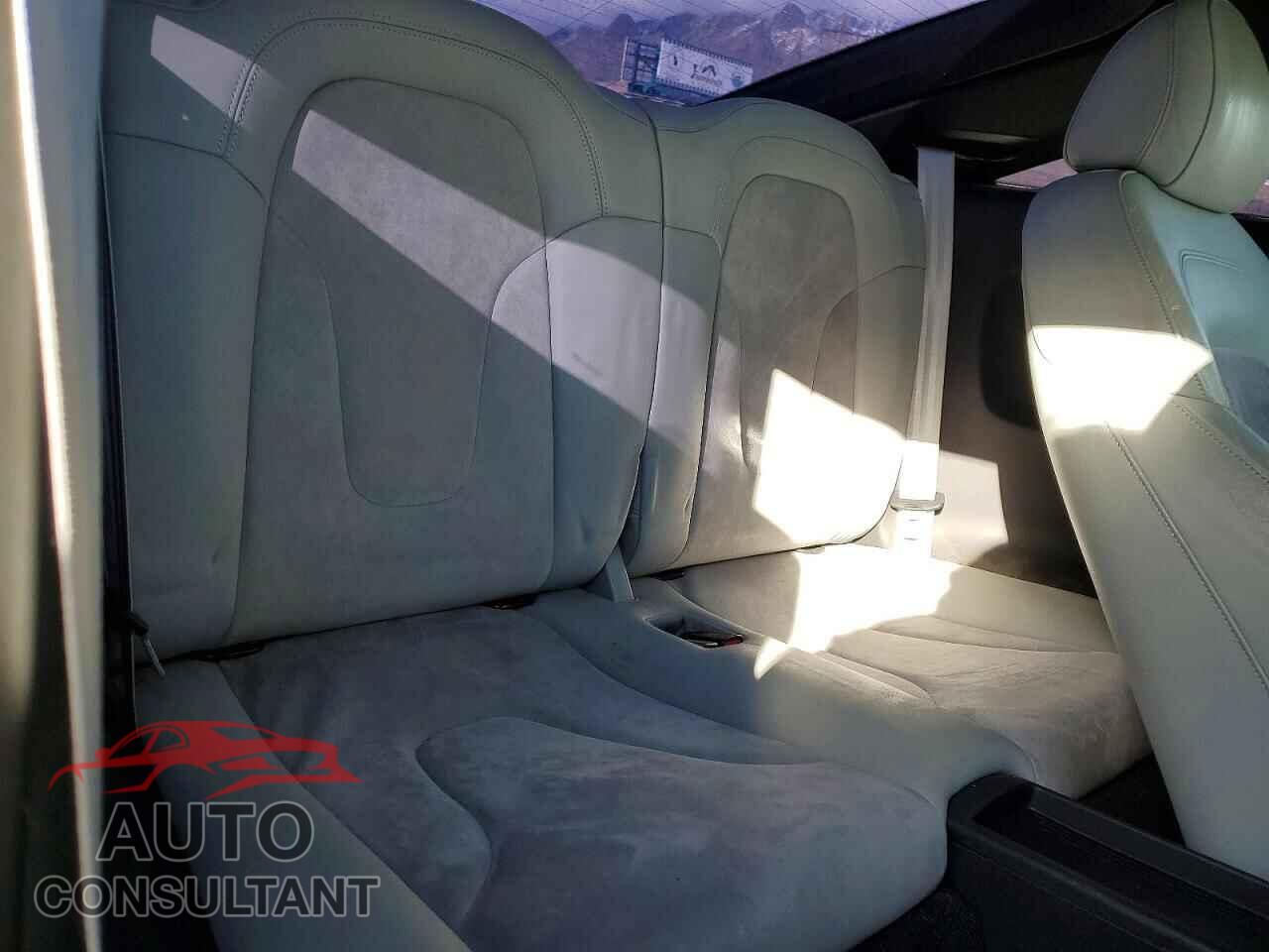 AUDI TT 2012 - TRUBFAFK0C1001398