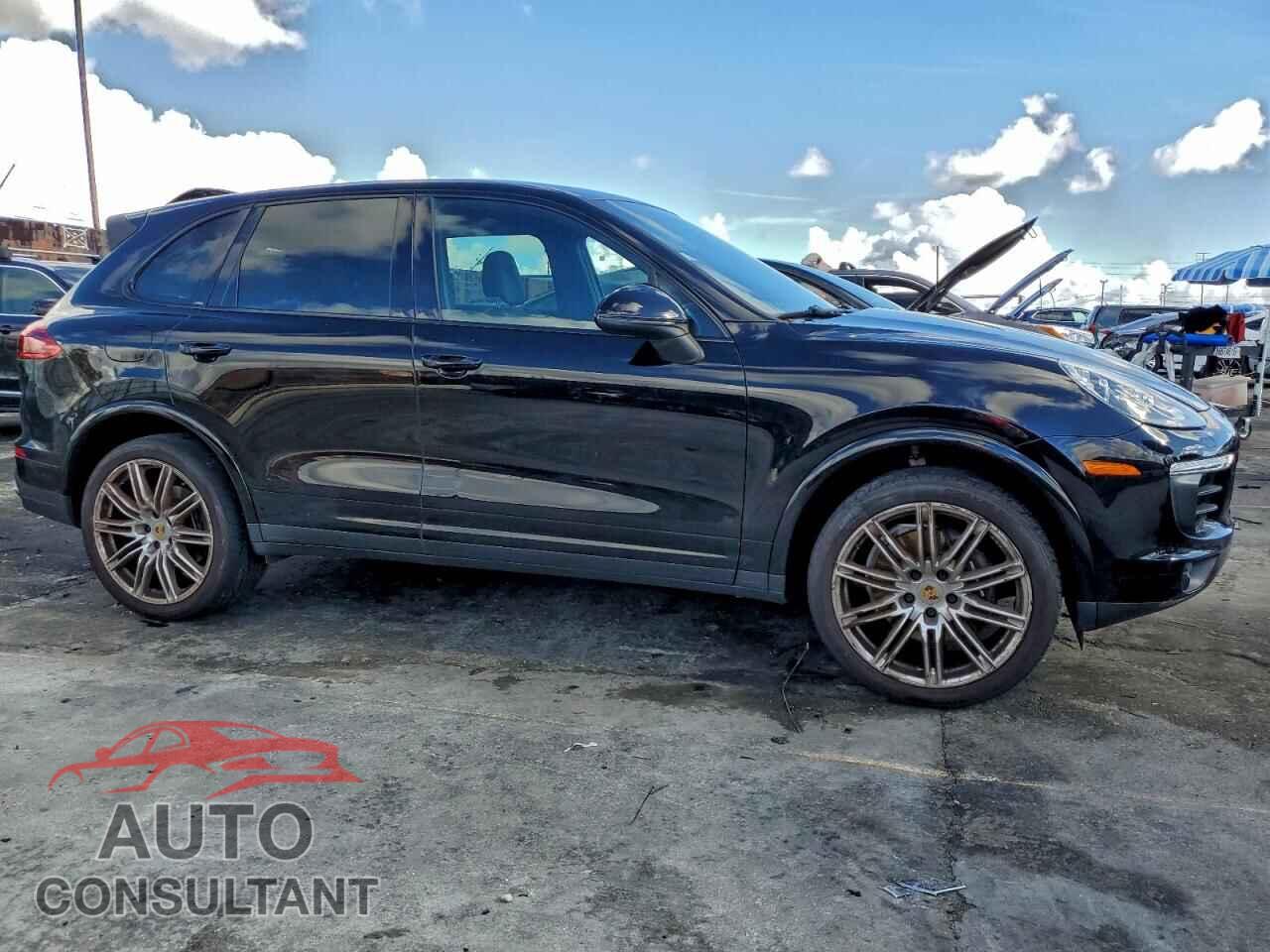 PORSCHE CAYENNE 2018 - WP1AA2A23JKA03136