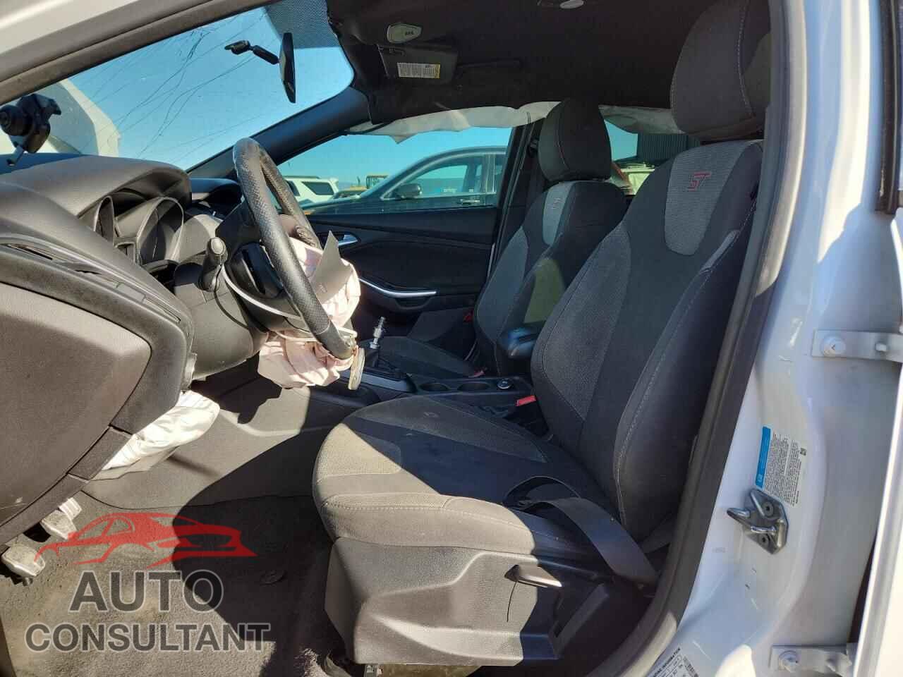 FORD FOCUS 2014 - 1FADP3L92EL454660