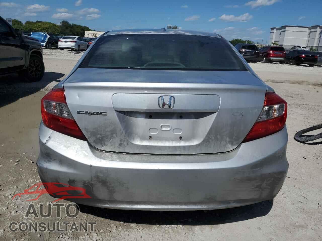 HONDA CIVIC 2012 - 2HGFB2F98CH516632