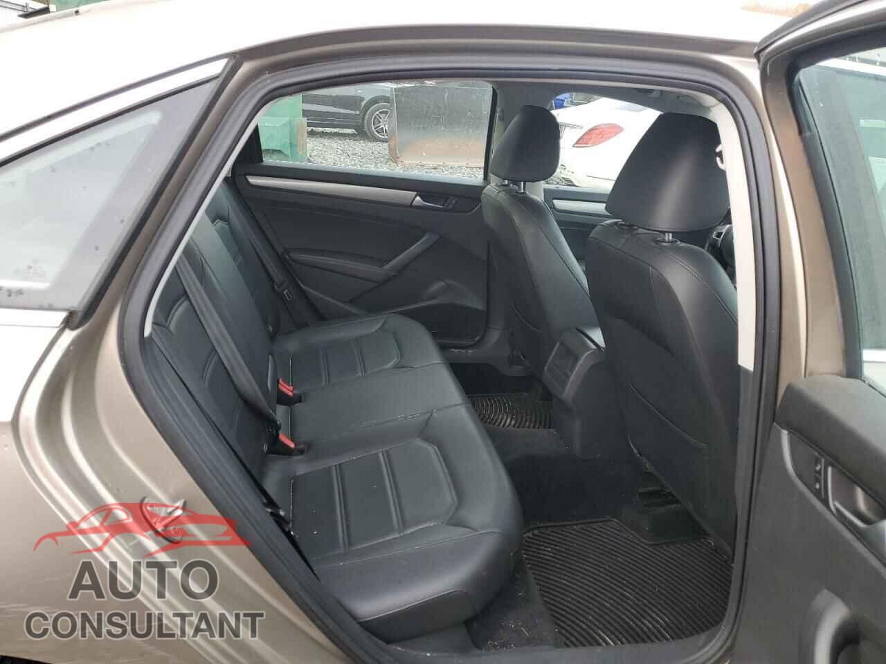 VOLKSWAGEN PASSAT 2015 - 1VWAT7A34FC109367