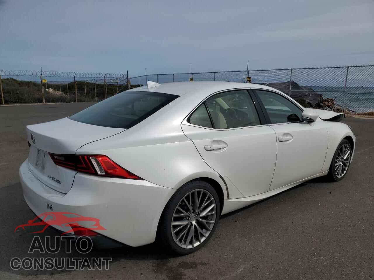 LEXUS IS 2014 - JTHCF1D20E5004667