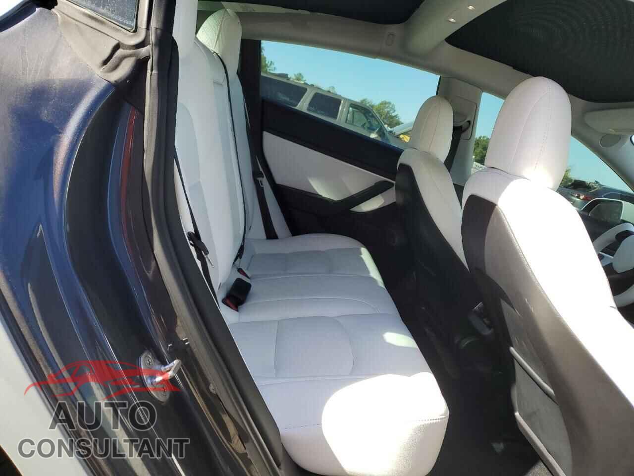 TESLA MODEL 3 2021 - 5YJ3E1EB2MF926695