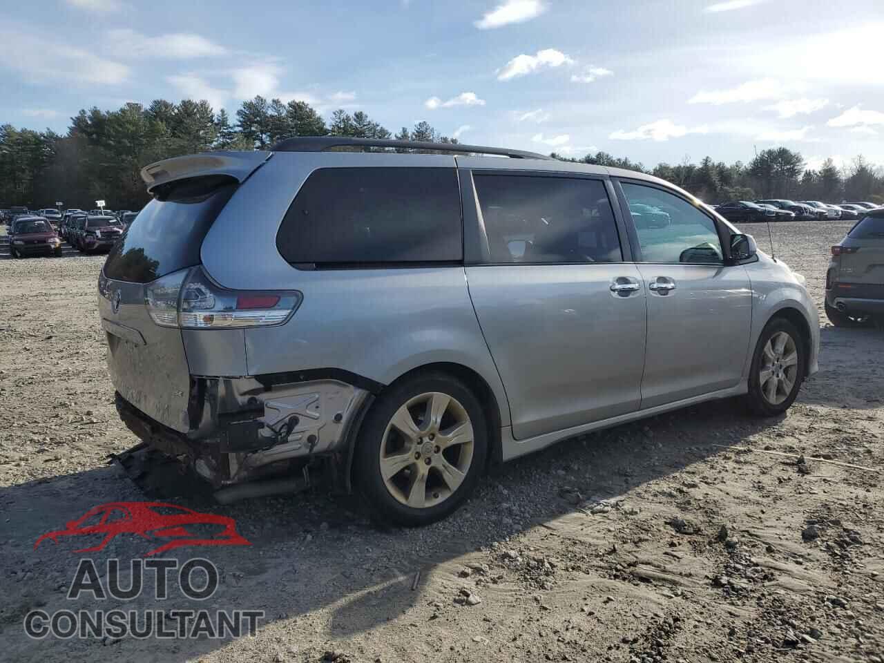 TOYOTA SIENNA 2013 - 5TDXK3DC8DS290571