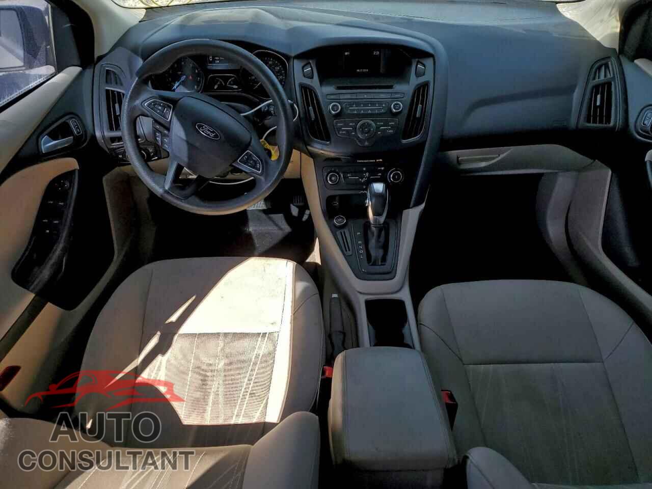 FORD FOCUS 2015 - 1FADP3F21FL239240