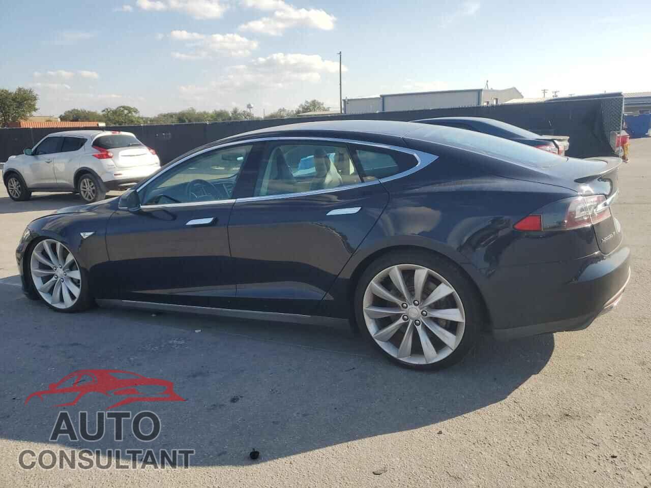 TESLA MODEL S 2013 - 5YJSA1DP2DFP14707