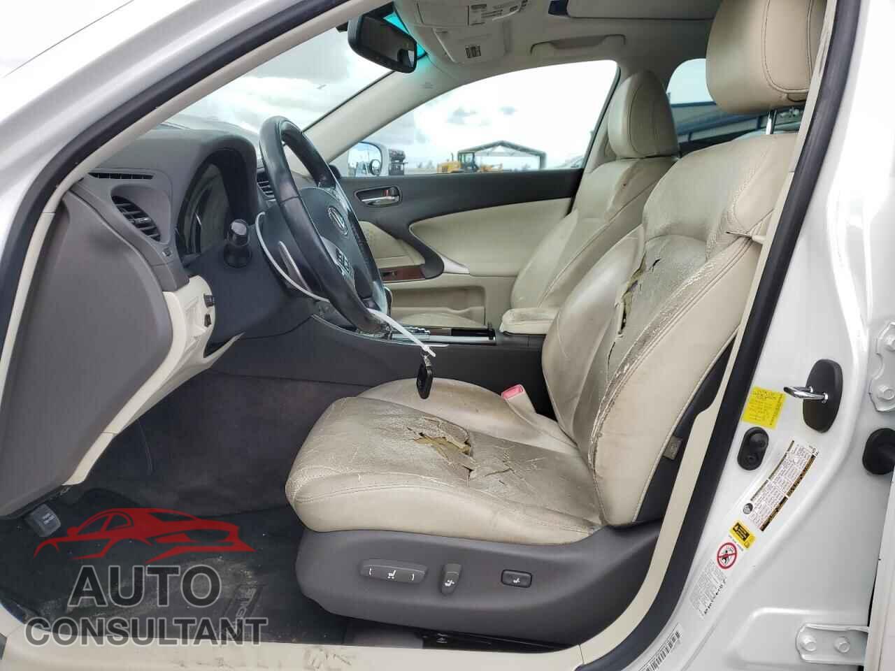 LEXUS IS 2011 - JTHBF5C26B5154461