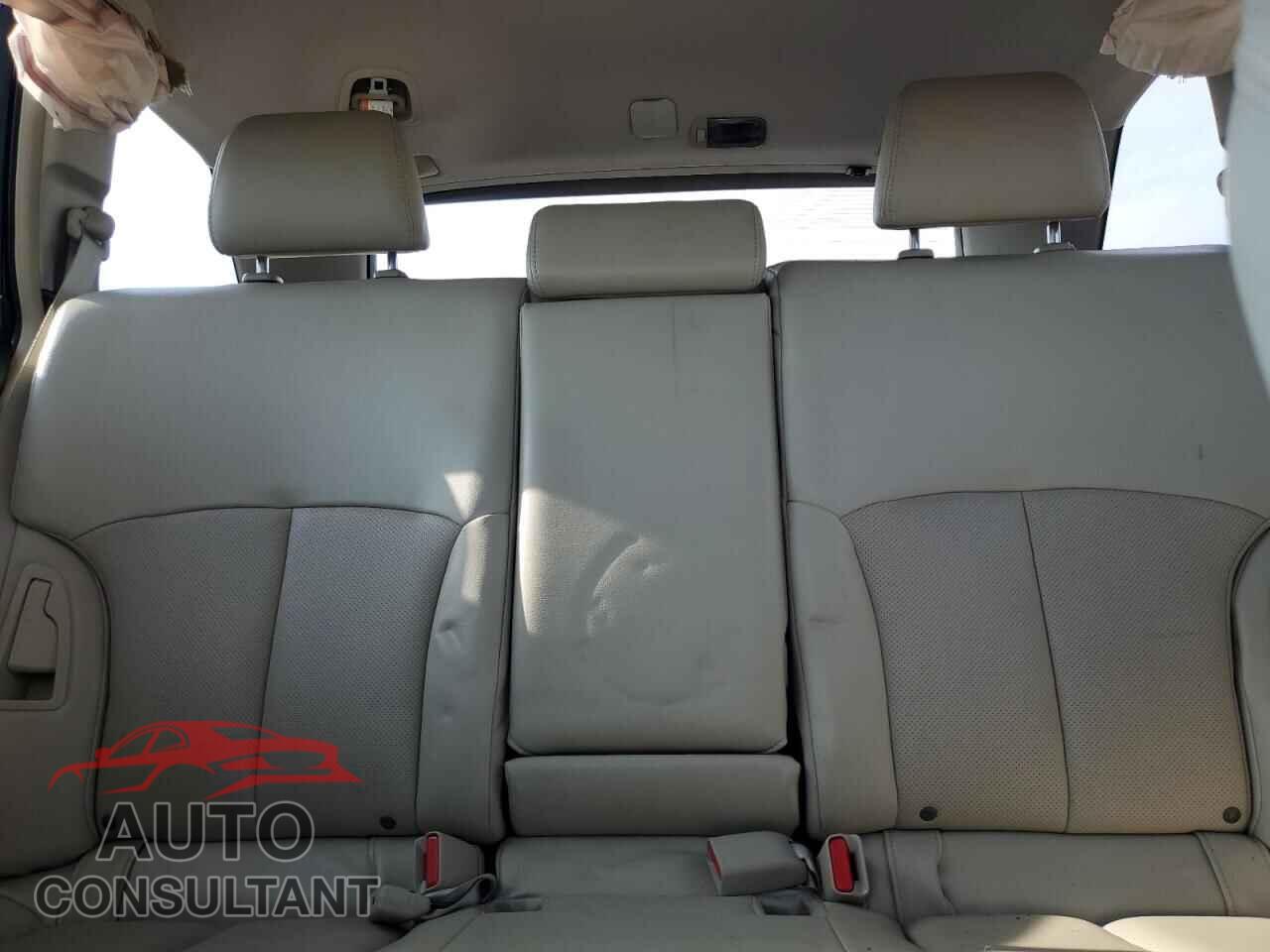 SUBARU OUTBACK 2014 - 4S4BRBLC4E3219609