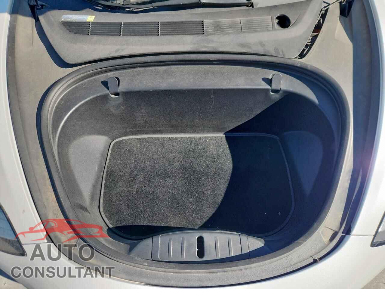 TESLA MODEL 3 2018 - 5YJ3E1EA5JF025369