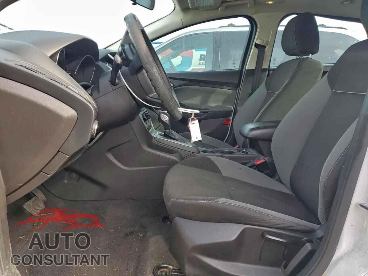 FORD FOCUS 2013 - 1FADP3F2XDL335123