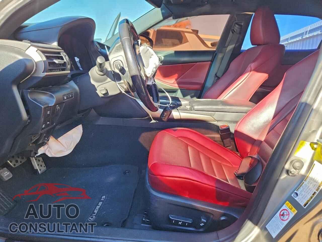 LEXUS IS 2018 - JTHBA1D23J5079593