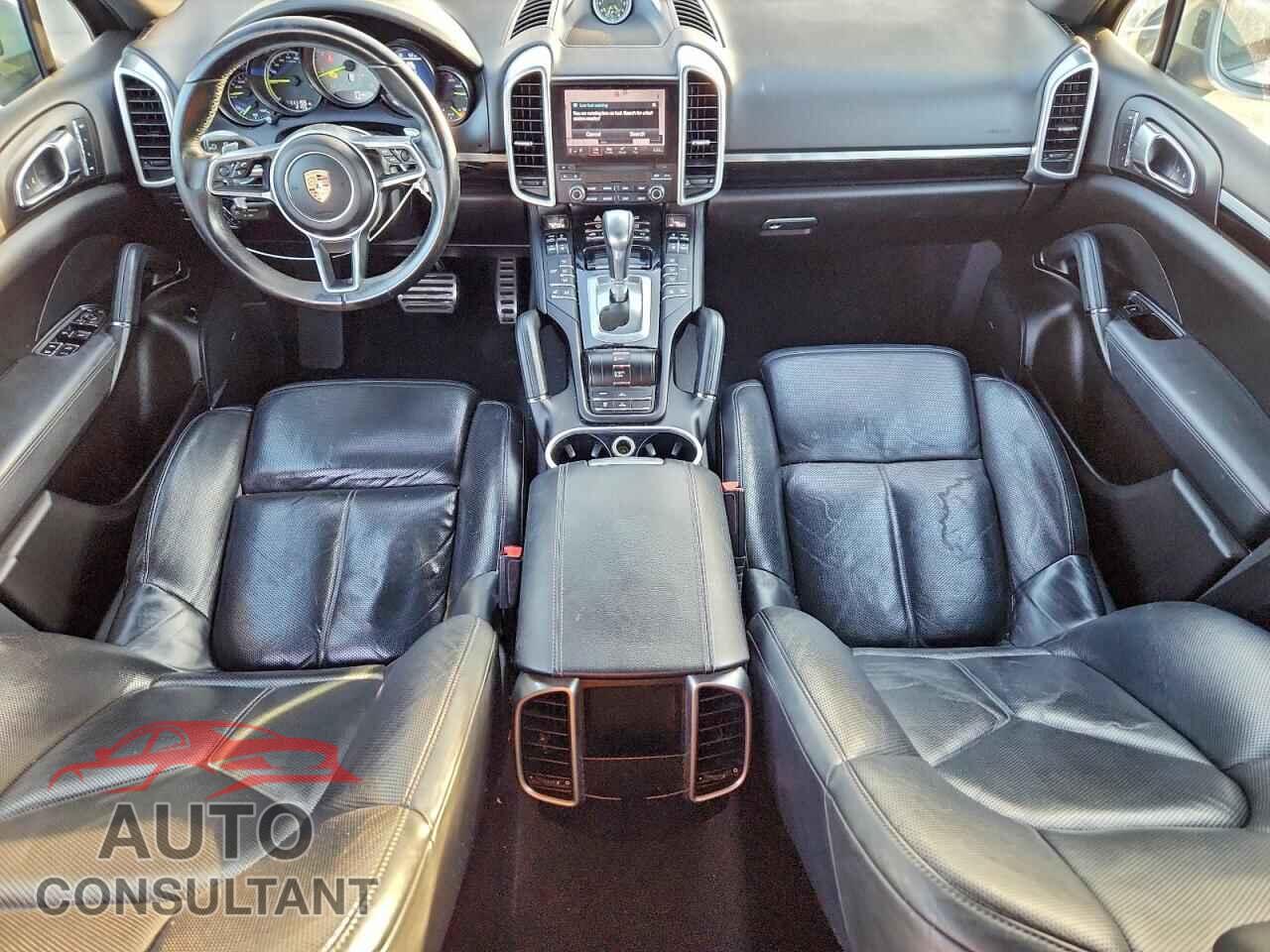 PORSCHE CAYENNE 2017 - WP1AE2A2XHLA70857
