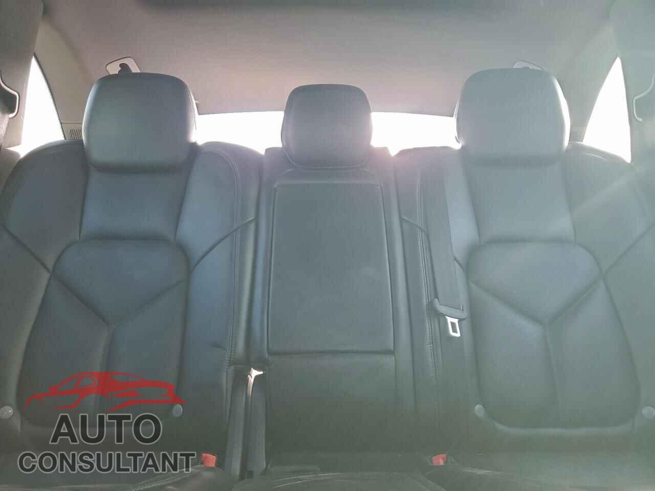 PORSCHE CAYENNE 2017 - WP1AB2A23HLA53732