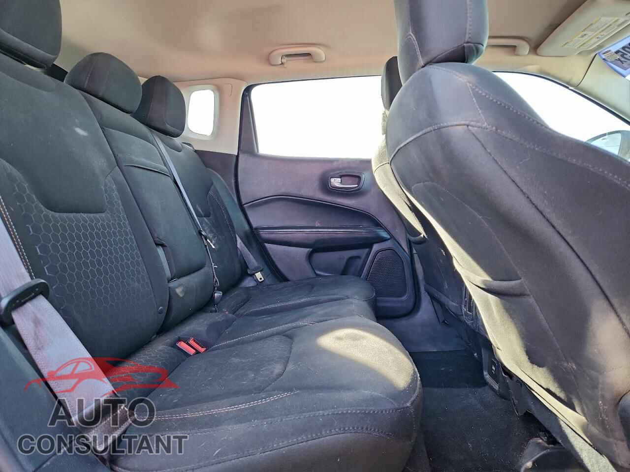 JEEP COMPASS 2017 - 3C4NJDAB2HT656581