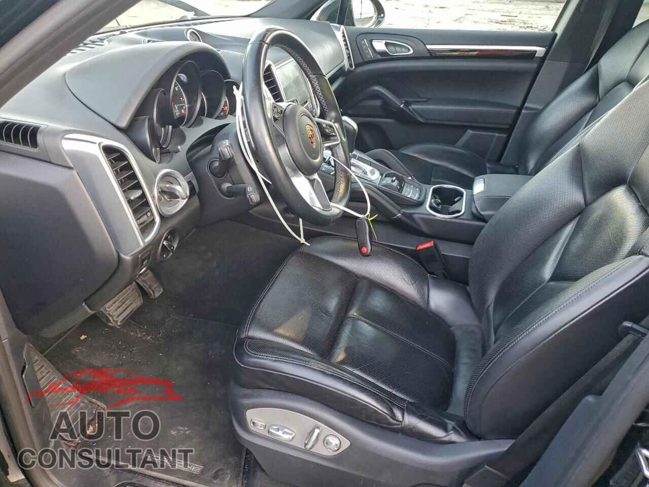 PORSCHE CAYENNE 2017 - WP1AA2A29HKA86985