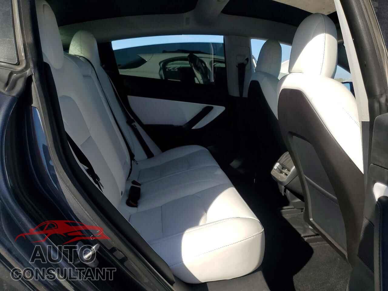 TESLA MODEL 3 2019 - 5YJ3E1EB7KF390923