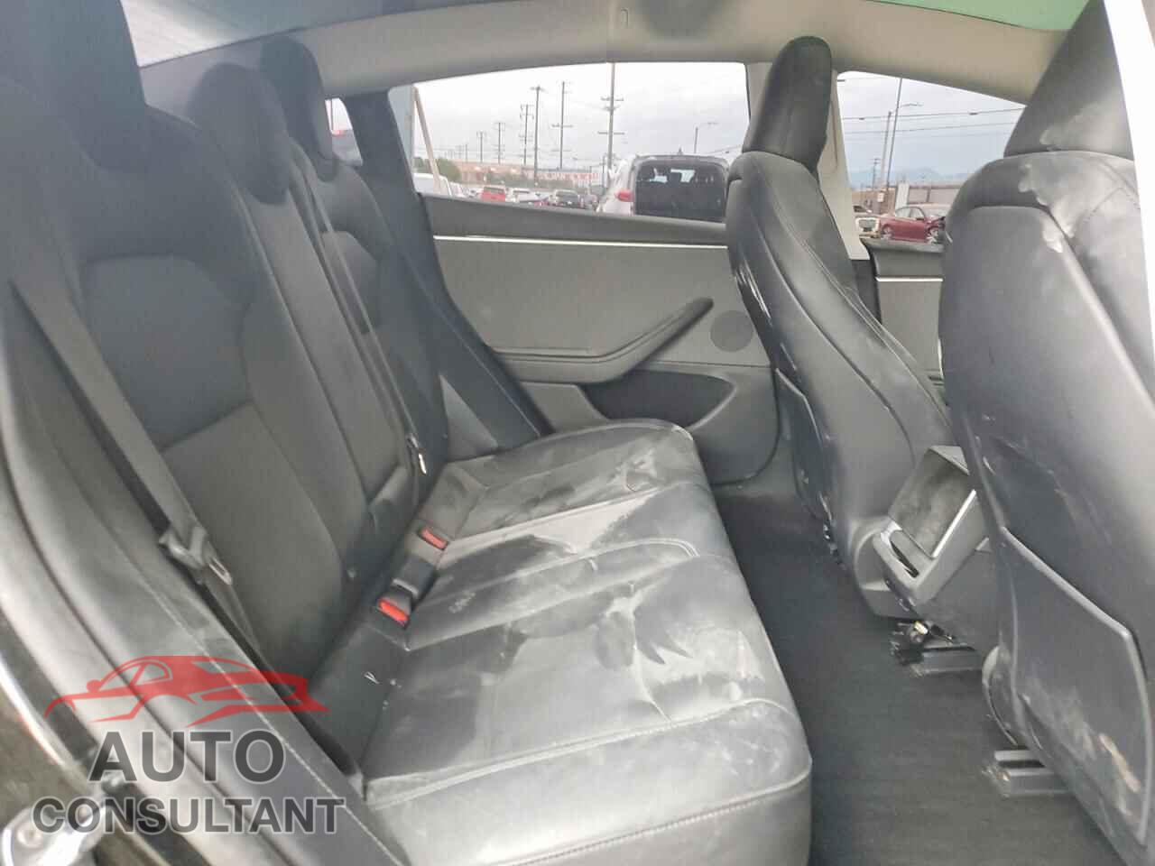 TESLA MODEL 3 2025 - 5YJ3E1EA8SF894680