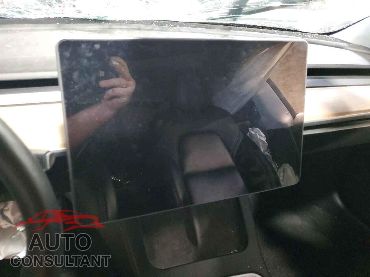 TESLA MODEL 3 2022 - 5YJ3E1EB6NF181581