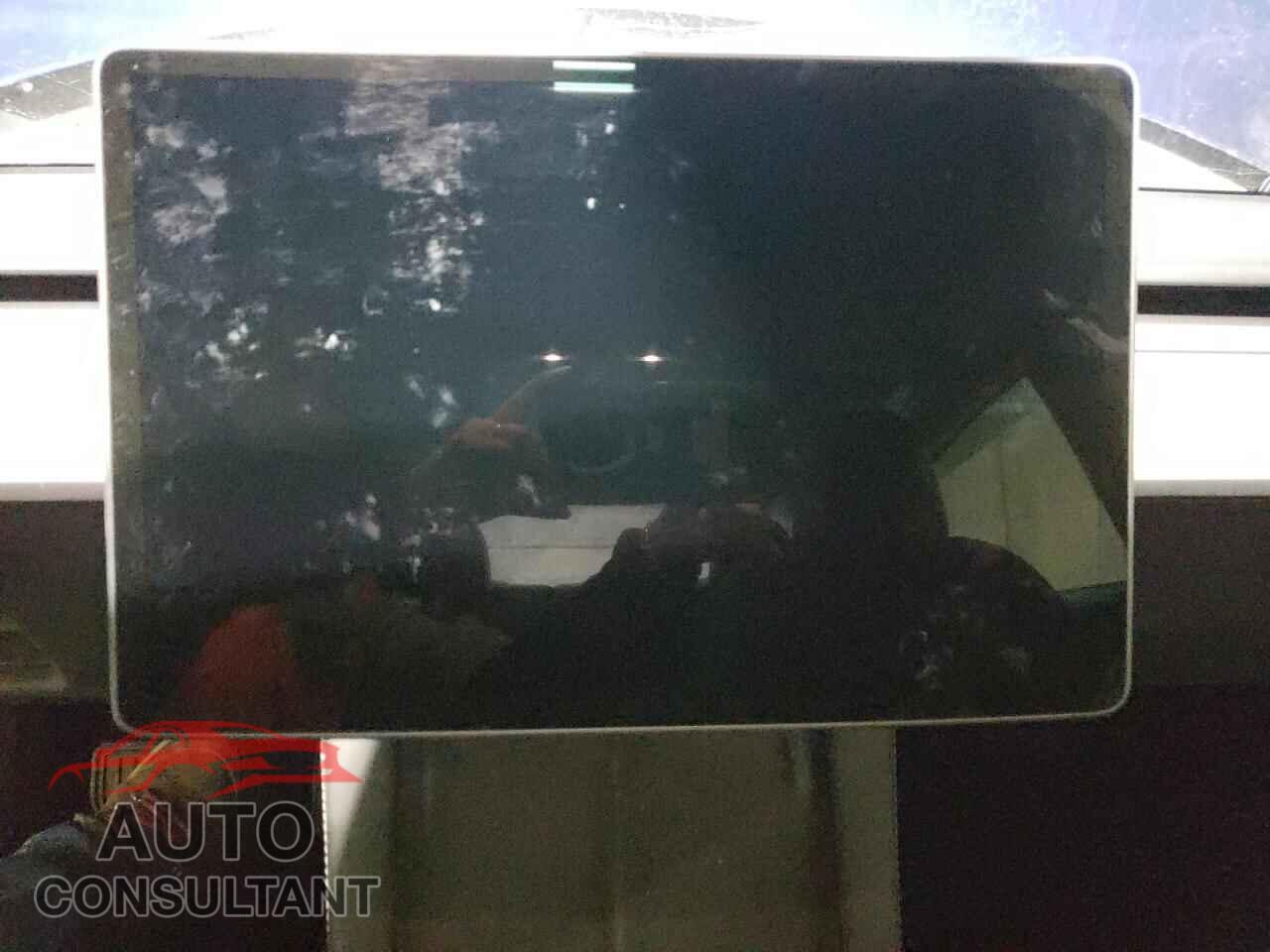 TESLA MODEL 3 2023 - 5YJ3E1EA7PF607823