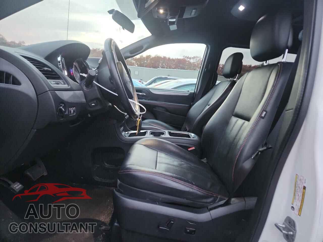 DODGE CARAVAN 2011 - 2D4RN7DG3BR778751