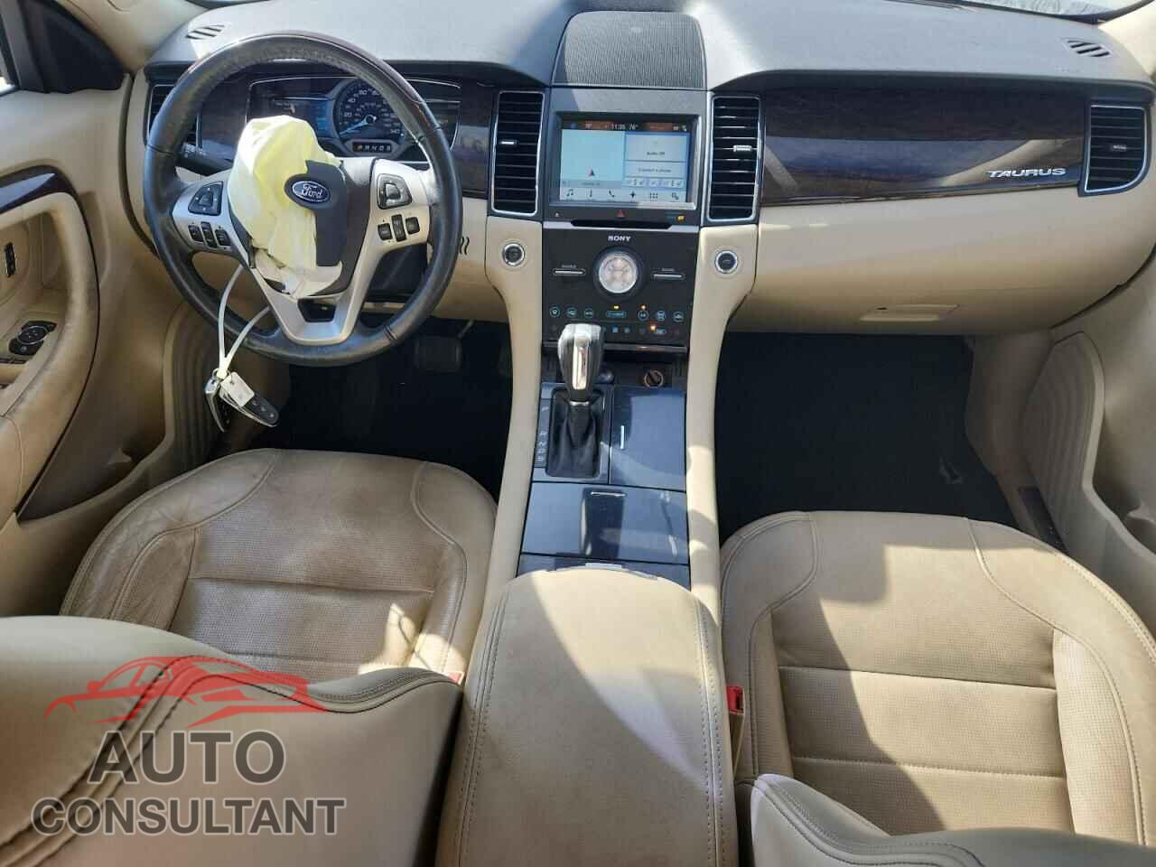 FORD TAURUS 2017 - 1FAHP2F86HG121535
