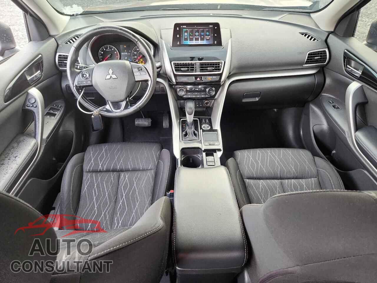 MITSUBISHI ECLIPSE 2018 - JA4AT5AA1JZ040918