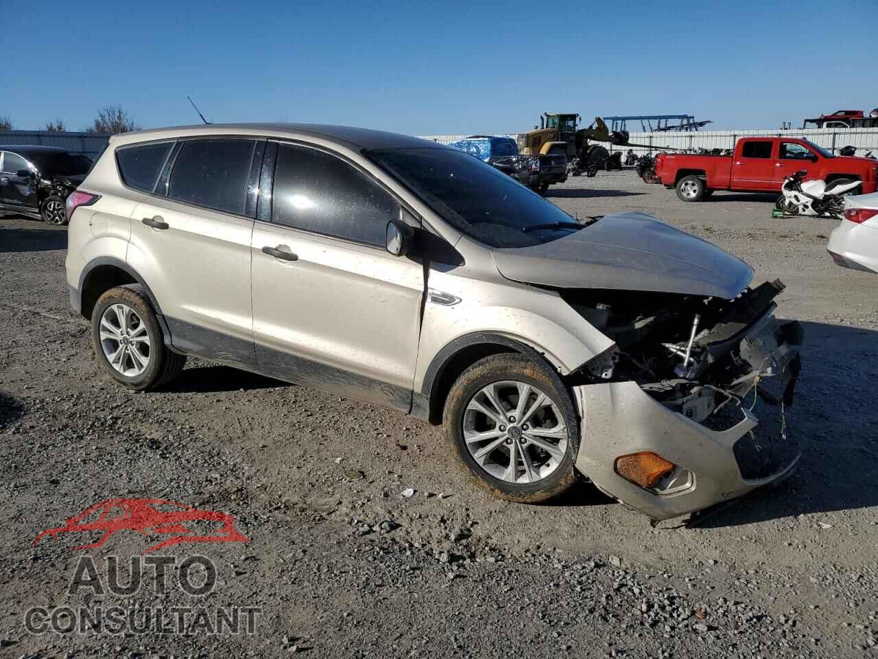 FORD ESCAPE 2017 - 1FMCU0F70HUE66422