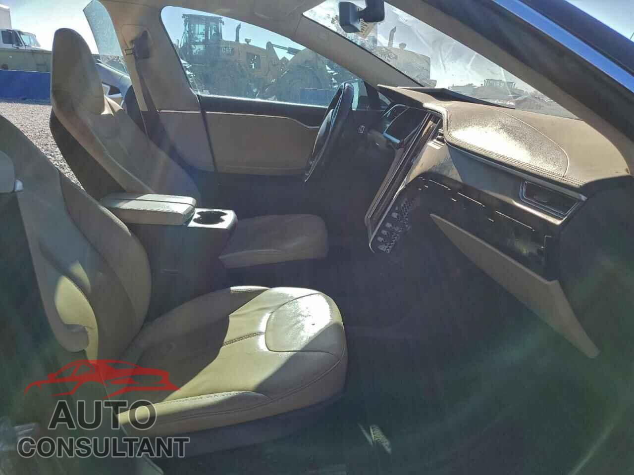 TESLA MODEL S 2013 - 5YJSA1CG1DFP09807