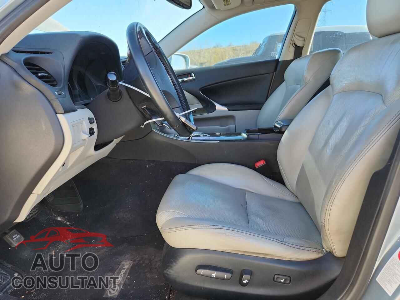 LEXUS IS 2010 - JTHCF5C2XA2033663