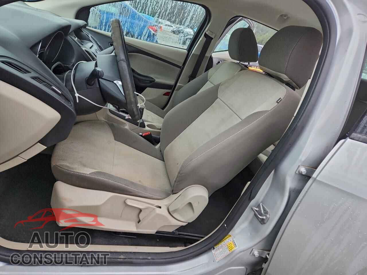 FORD FOCUS 2014 - 1FADP3F27EL182458