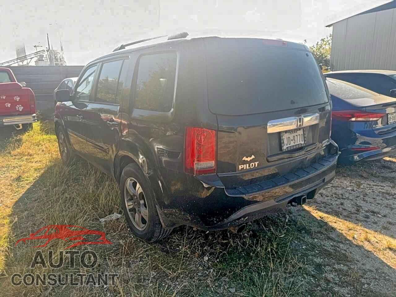 HONDA PILOT 2015 - 5FNYF4H36FB034896