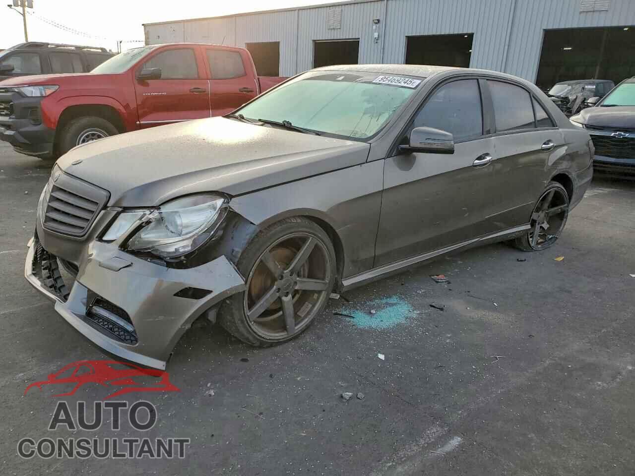 MERCEDES-BENZ E 2012 - WDDHF5KB4CA543692