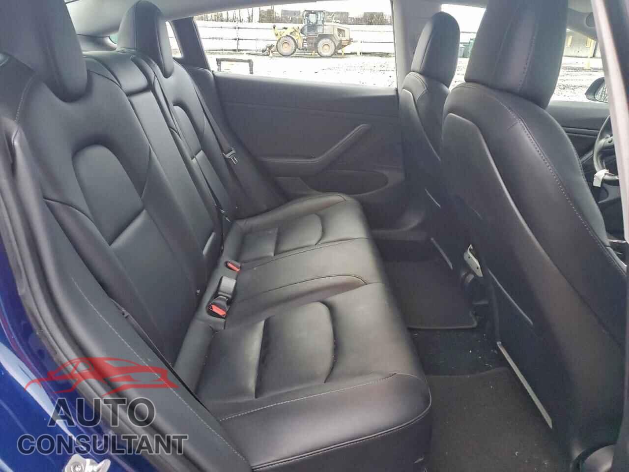 TESLA MODEL 3 2018 - 5YJ3E1EB8JF121828