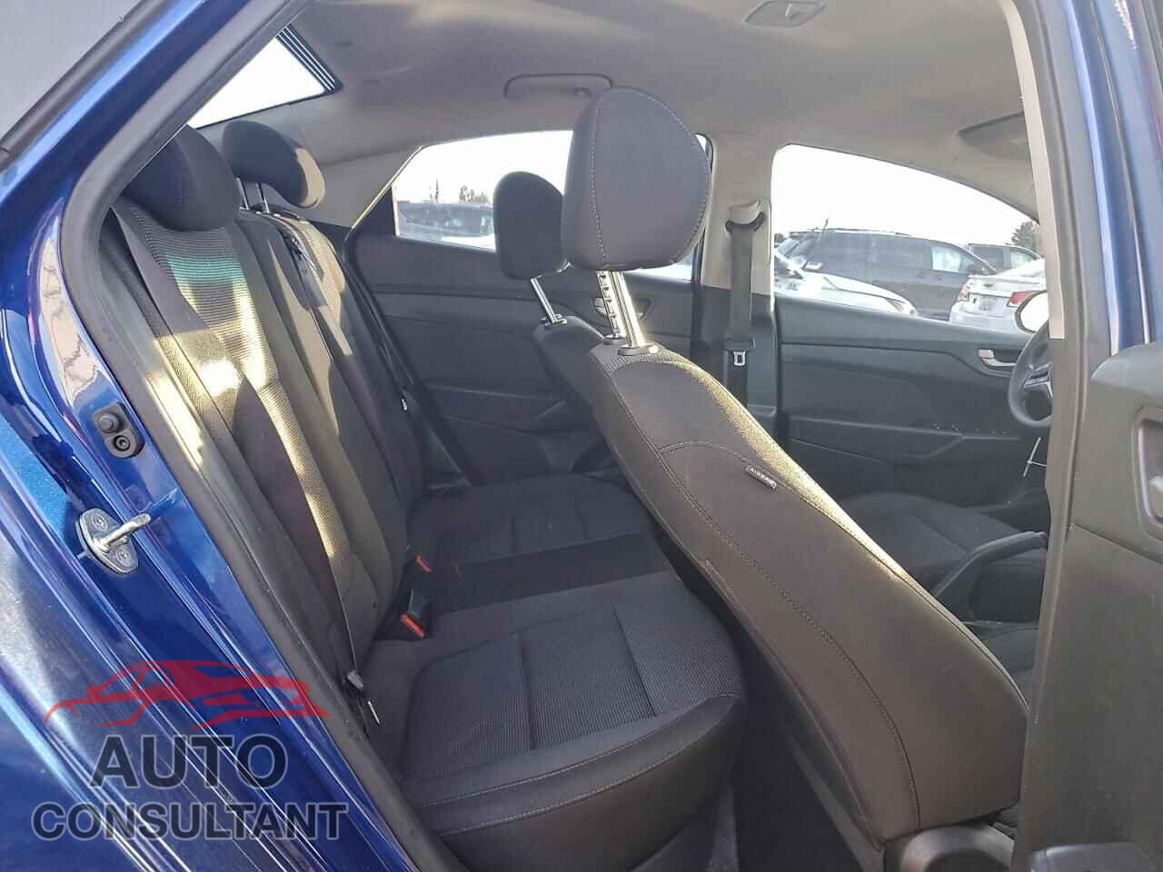 HYUNDAI ACCENT 2018 - 3KPC24A37JE007799
