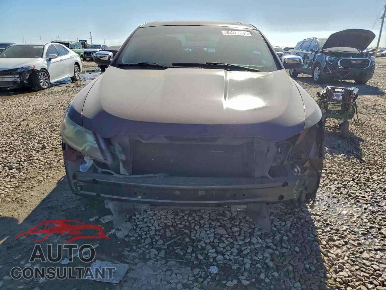 FORD TAURUS 2011 - 1FAHP2FW2BG107556