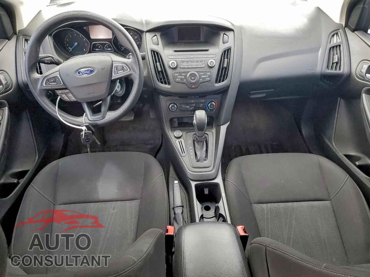 FORD FOCUS 2017 - 1FADP3F23HL324874