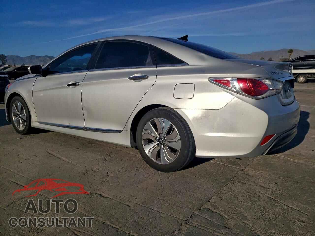 HYUNDAI SONATA 2015 - KMHEC4A47FA126053