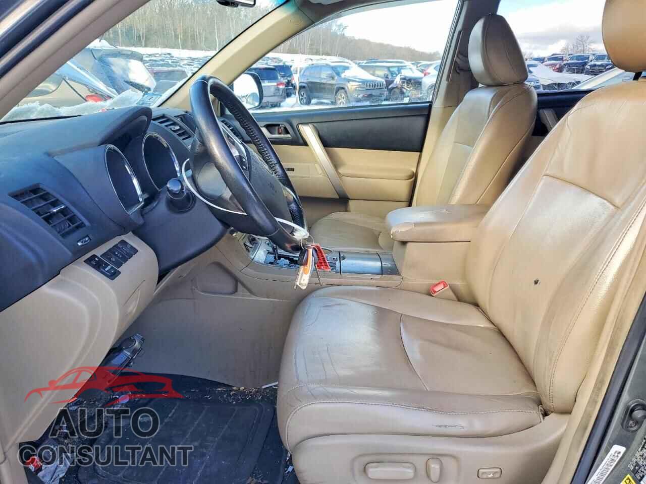 TOYOTA HIGHLANDER 2012 - 5TDBK3EH4CS145451