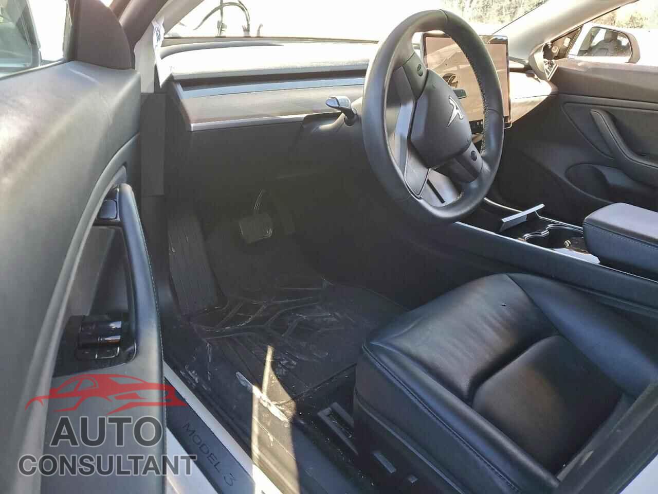 TESLA MODEL 3 2019 - 5YJ3E1EB2KF454138